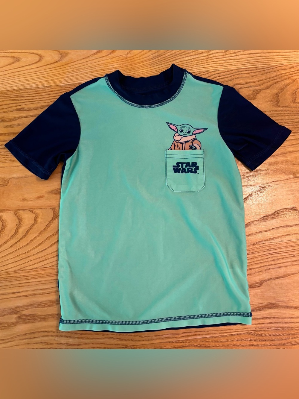 Star Wars Baby Yoda Grogu Green & Navy Pocket Tee Rash Guard Kids Small 5 6